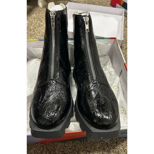 New in box Katy Perry Darling combat boots size 9